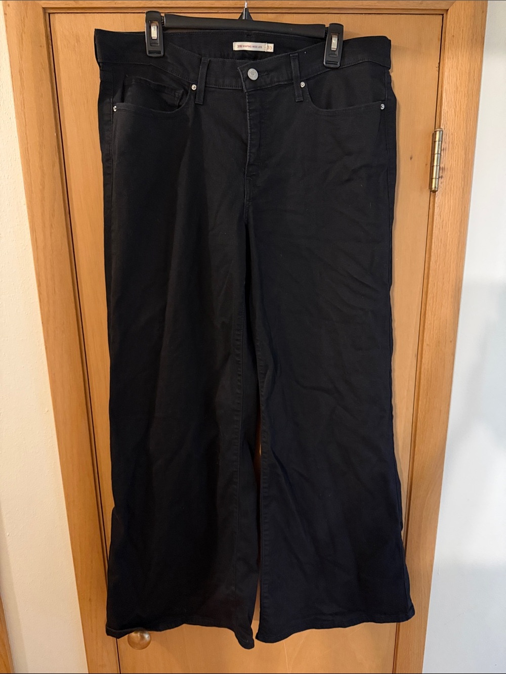 Levi’s Women's 318 Shaping Wide Leg Stretch Jeans Black Size 33